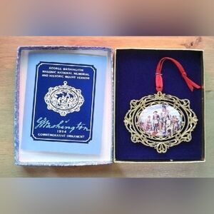 Vintage Ornament George Washington 1994 24kt gold finish